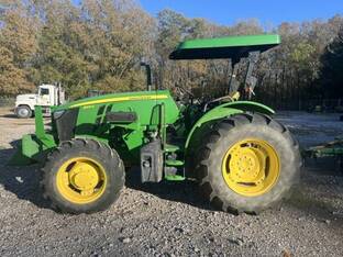2017 John Deere 5100E