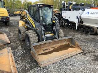 2021 New Holland L334