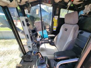 2017 Caterpillar 521B