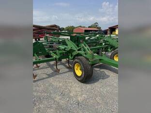 2015 John Deere 2210