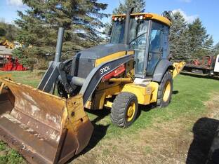 2016 John Deere 310L