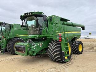 2022 John Deere S760