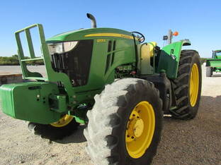 2021 John Deere 6105E