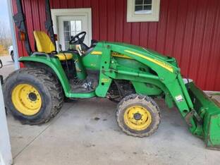 2007 John Deere 3320