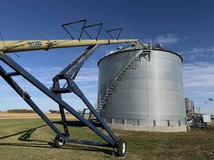 2012 Harvest International H1382