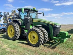 2023 John Deere 8R 370