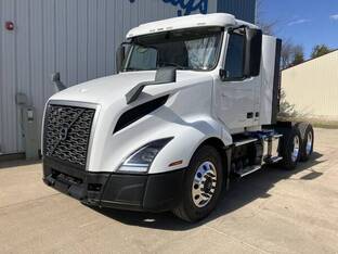2020 Volvo VNL64T300