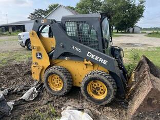 2018 John Deere 318G