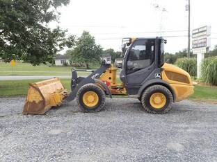 2019 John Deere 204L