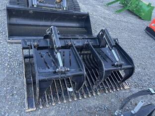 2023 John Deere GR72B