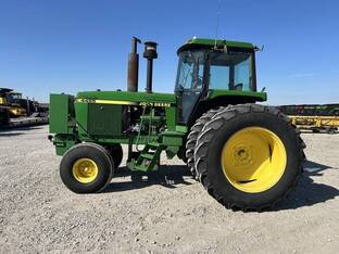 1989 John Deere 4455