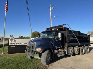 2005 Mack GRANITE CV713