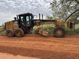 2017 Caterpillar 12M3