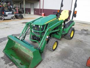 2016 John Deere 1025R