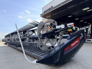 2022 MacDon Industries FD235