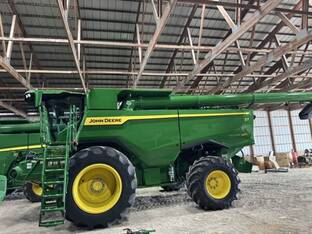 2025 John Deere S7 900