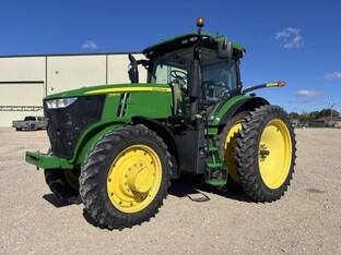 2014 John Deere 7210R