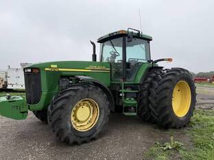 2001 John Deere 8210