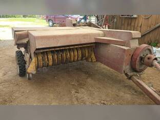 1971 New Holland 273