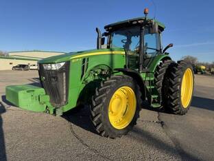2013 John Deere 8235R