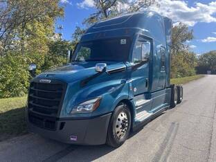 2022 Freightliner CASCADIA 126