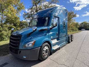 2022 Freightliner CASCADIA 126
