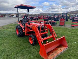 2005 Kubota B7800HSDF