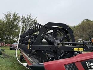 2018 MacDon Industries FD140