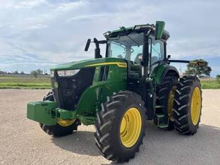2022 John Deere 7R 210