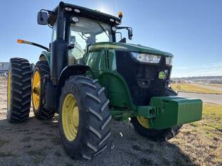 2014 John Deere 7210R