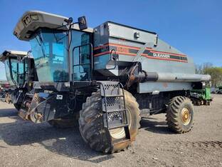 1996 Gleaner R62