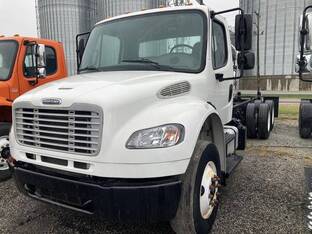 2015 Freightliner BUSINESS CLASS M2 106