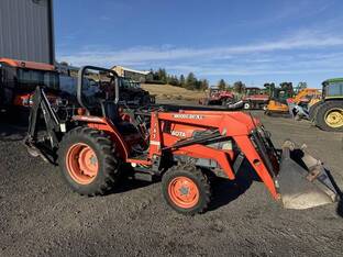 1997 Kubota L2900GST