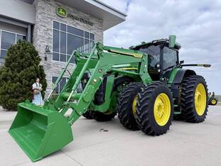 2023 John Deere 8R 230