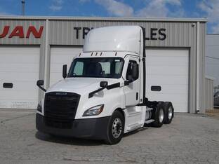2023 Freightliner CASCADIA 126