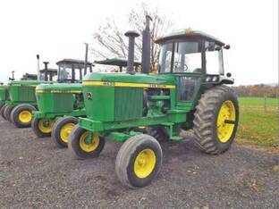 John Deere 4430