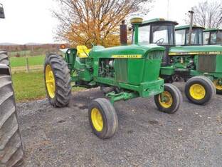 John Deere 4020