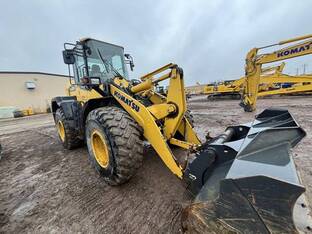 2018 Komatsu WA200-8