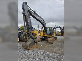 2021 John Deere 245G LC