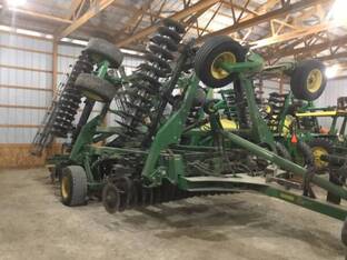 2022 John Deere 2660VT