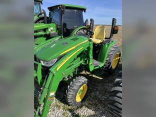 2016 John Deere 3033R