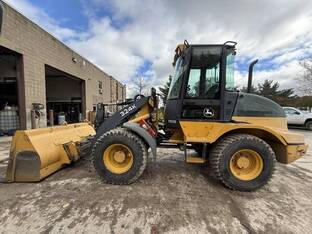 2017 John Deere 324K