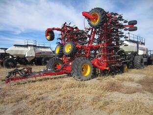 2025 Bourgault Industries Ltd. 3335-76