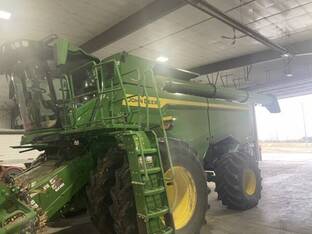 2025 John Deere S7 700