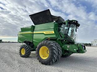 2025 John Deere S7 700
