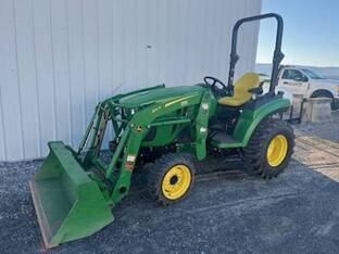 2017 John Deere 2032R