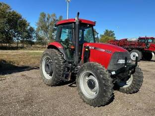 2014 Case IH FARMALL 140A