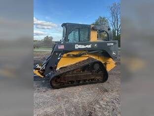 2015 John Deere 329E