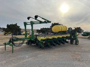 2015 John Deere 1775NT