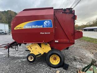 New Holland BR7060
